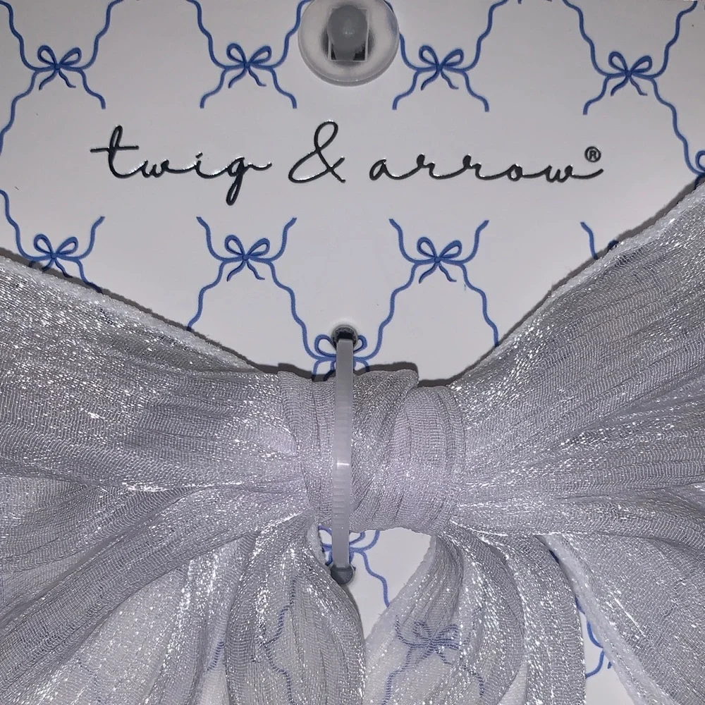 🆕- TWIG & ARROW Shiny White Bow Bridal Hair Clip